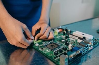 Domine a Montagem de Computadores: Curso Prático para Iniciantes em Tecnologia