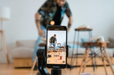 Como Criar Vídeos Impactantes com o Seu Celular: Dicas Práticas para Iniciantes e Aspirantes a Criadores de Conteúdo