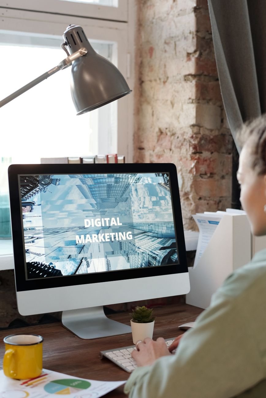 Desenvolva sua Carreira em Marketing Digital: Habilidades Práticas para Destacar seu Currículo e Aumentar sua Renda